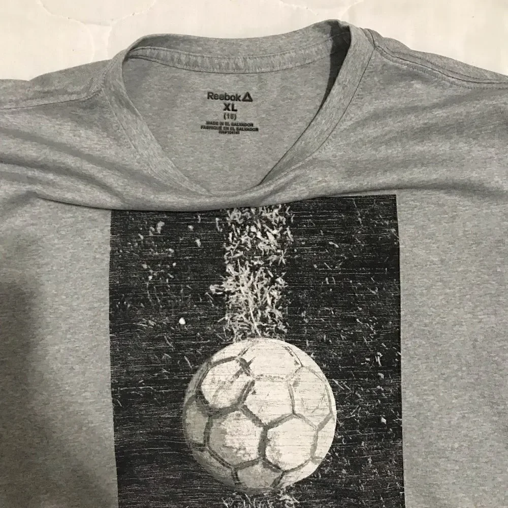 Reebok boys dri-fit T-shirt size 18